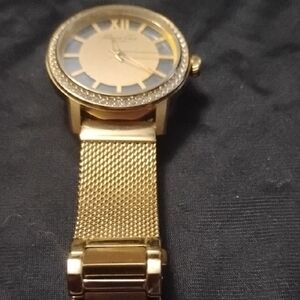 Elegant Gold Women's Watch